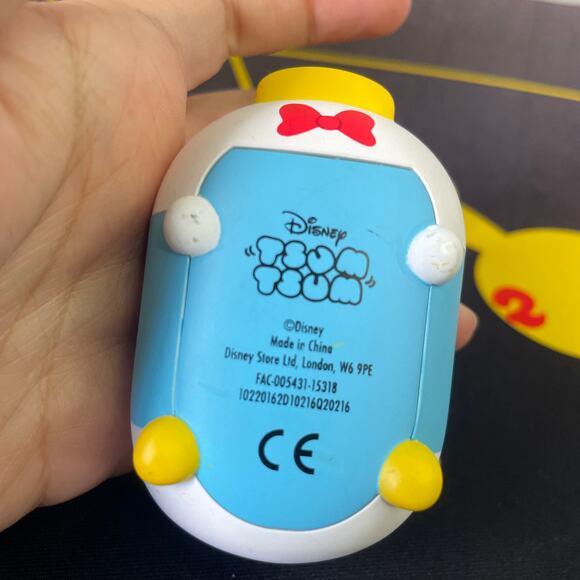 Disney Tsum Tsum Disney Store Donald Duck Collectible 2" Vinyl Figure - Picture 3 of 9